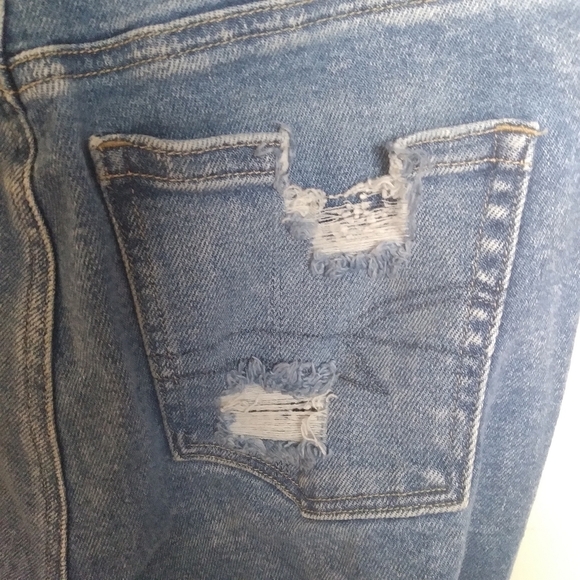 American Eagle Light Wash Distressed High Rise Stretch Denim Mom Jeans Size 0 - Picture 10 of 12